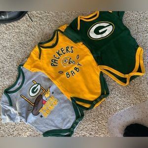 NWOT-Green bay packers onesies bodysuits